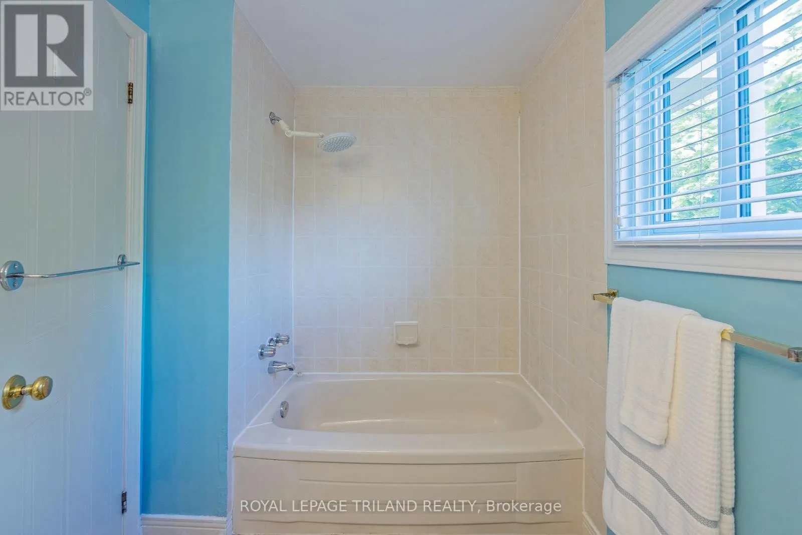 23 - 683 WINDERMERE ROAD, #23