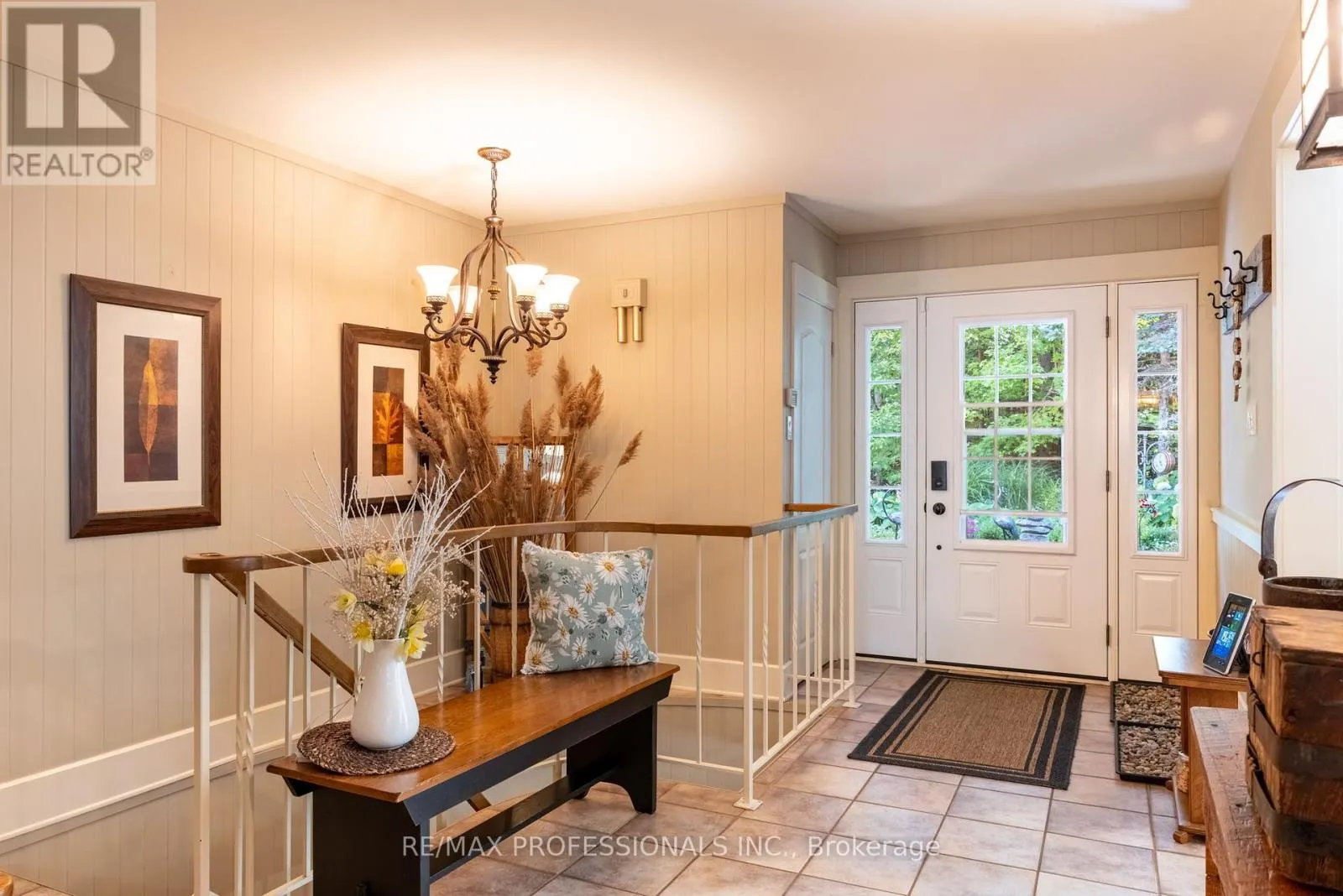 127 SOUTH LANCELOT ROAD