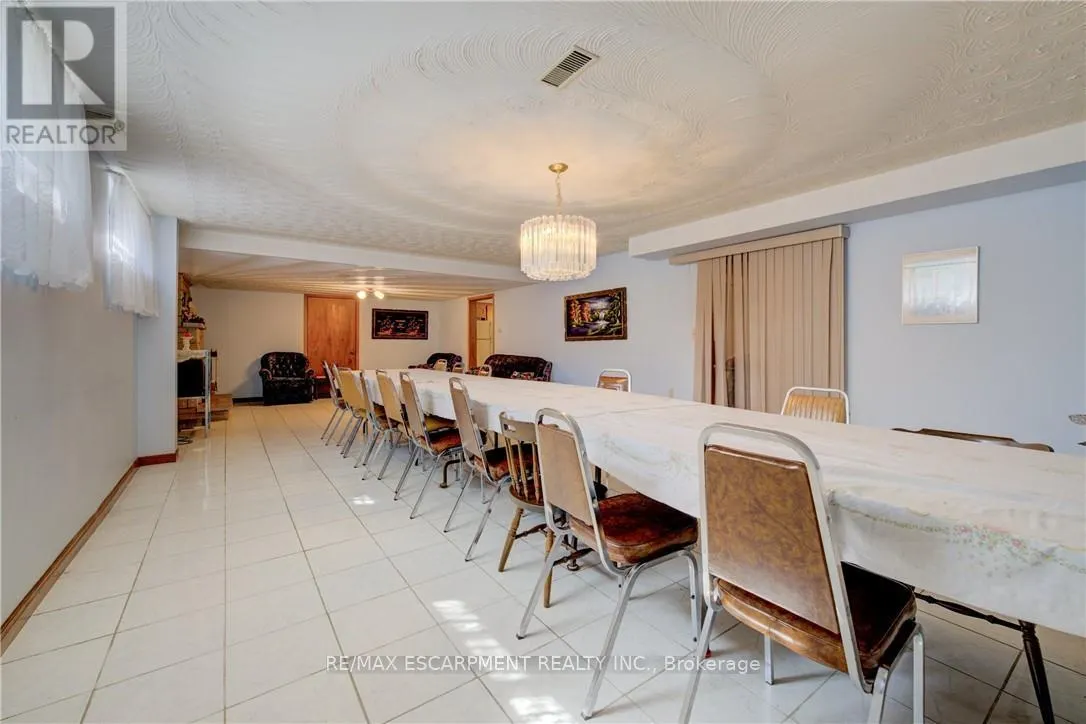 9 STONECLIFF COURT