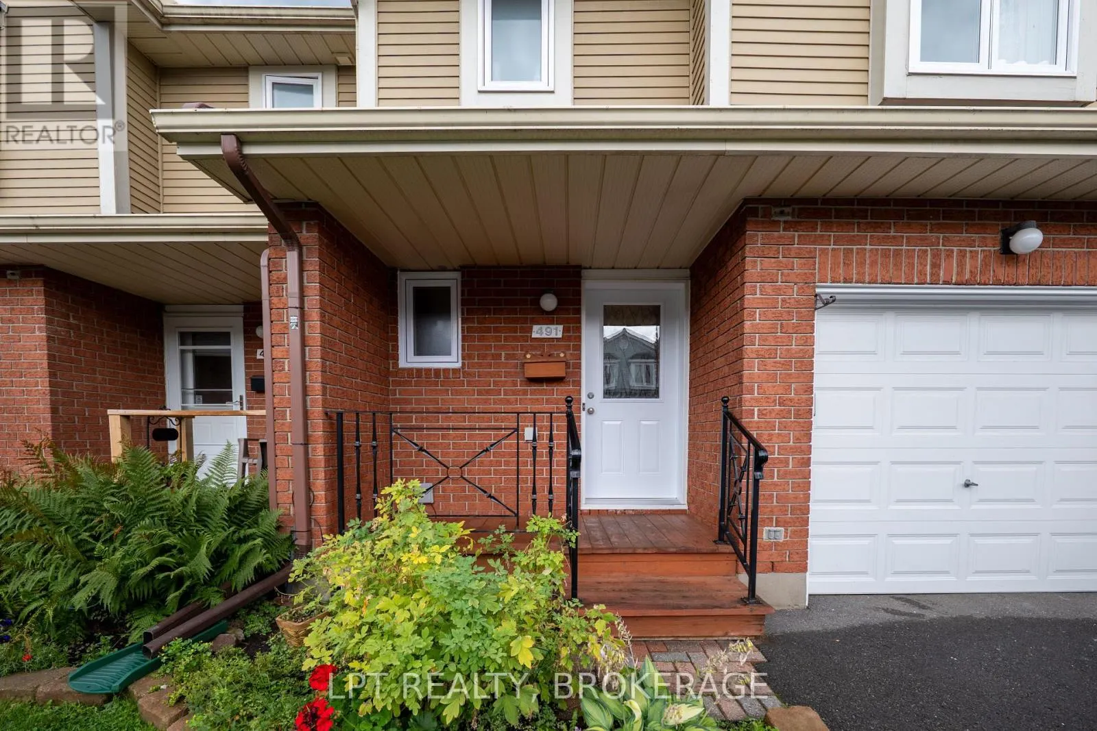 491 VALADE CRESCENT