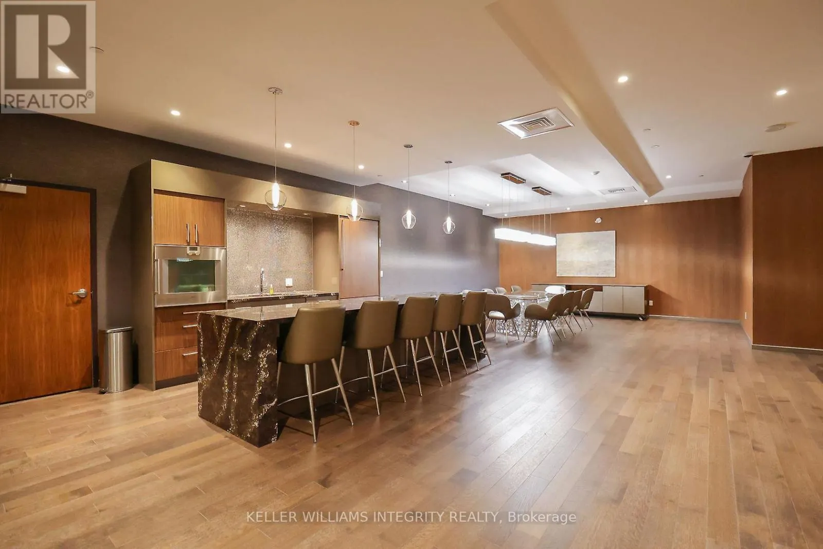 1209 - 101 QUEEN STREET