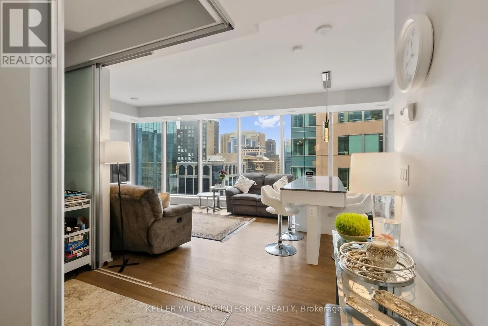 1209 - 101 QUEEN STREET