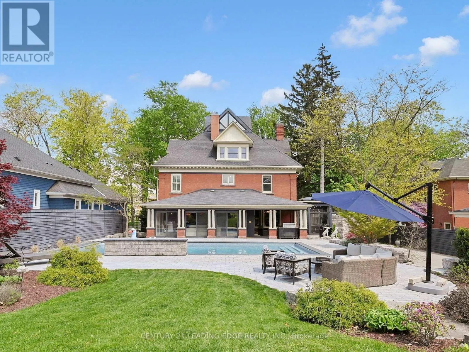 18 BRANT ROAD N