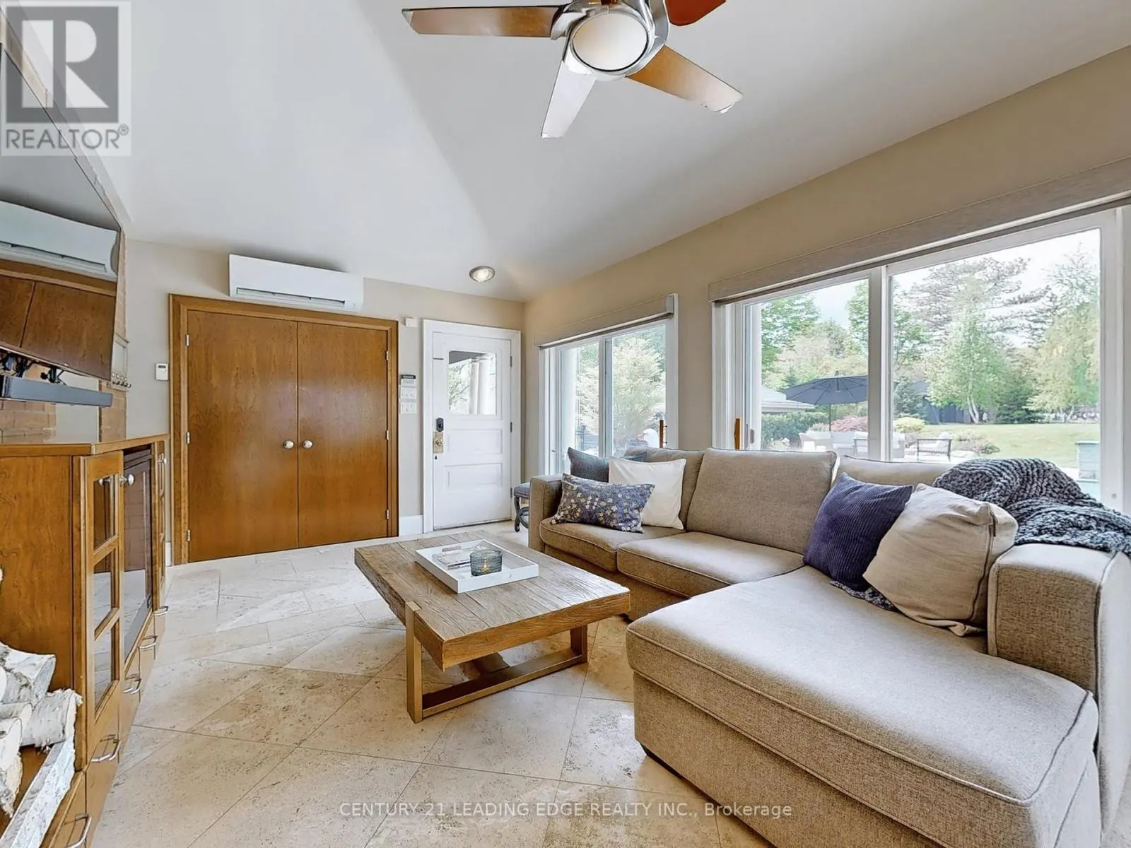 18 BRANT ROAD N