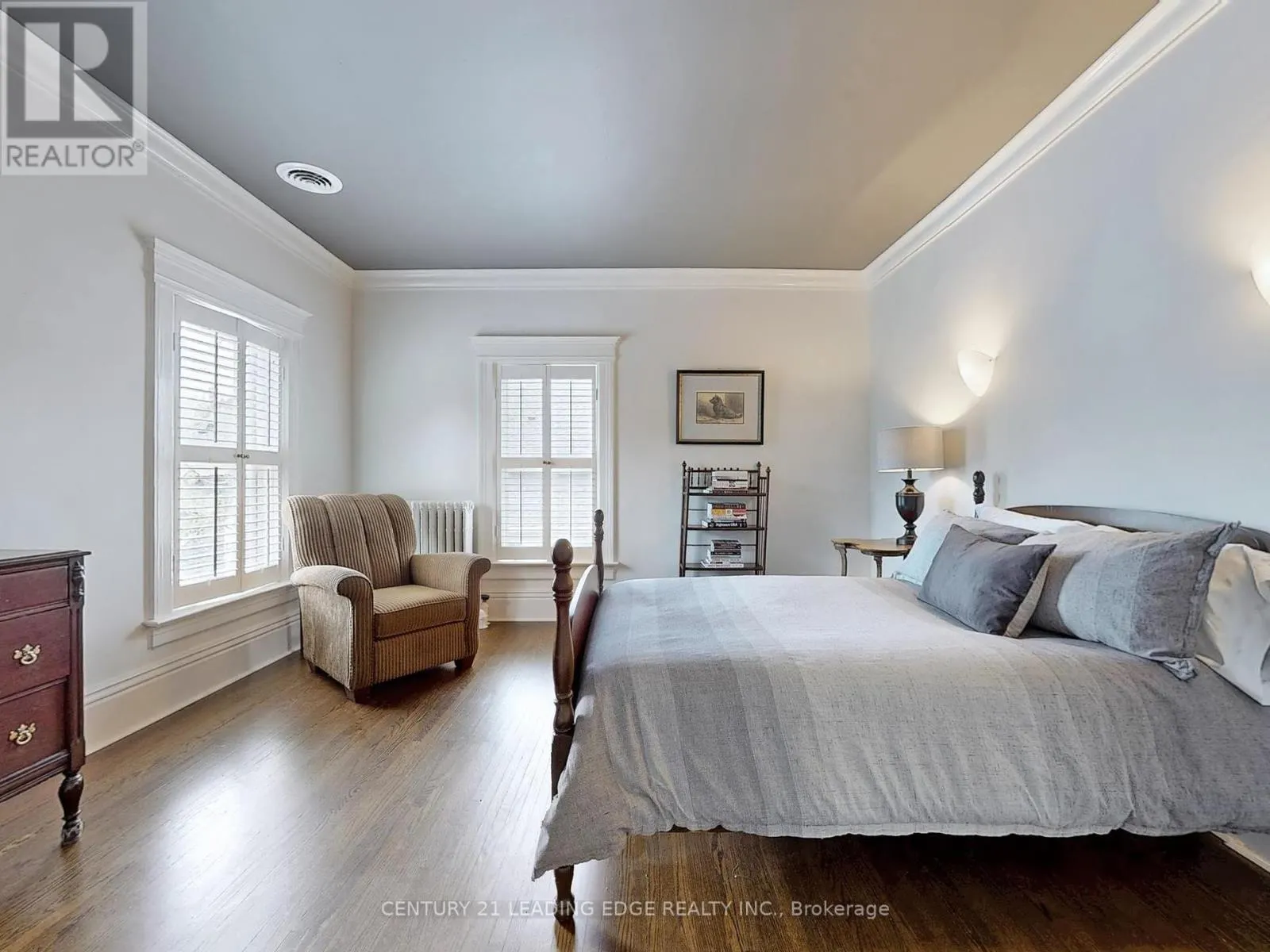 18 BRANT ROAD N