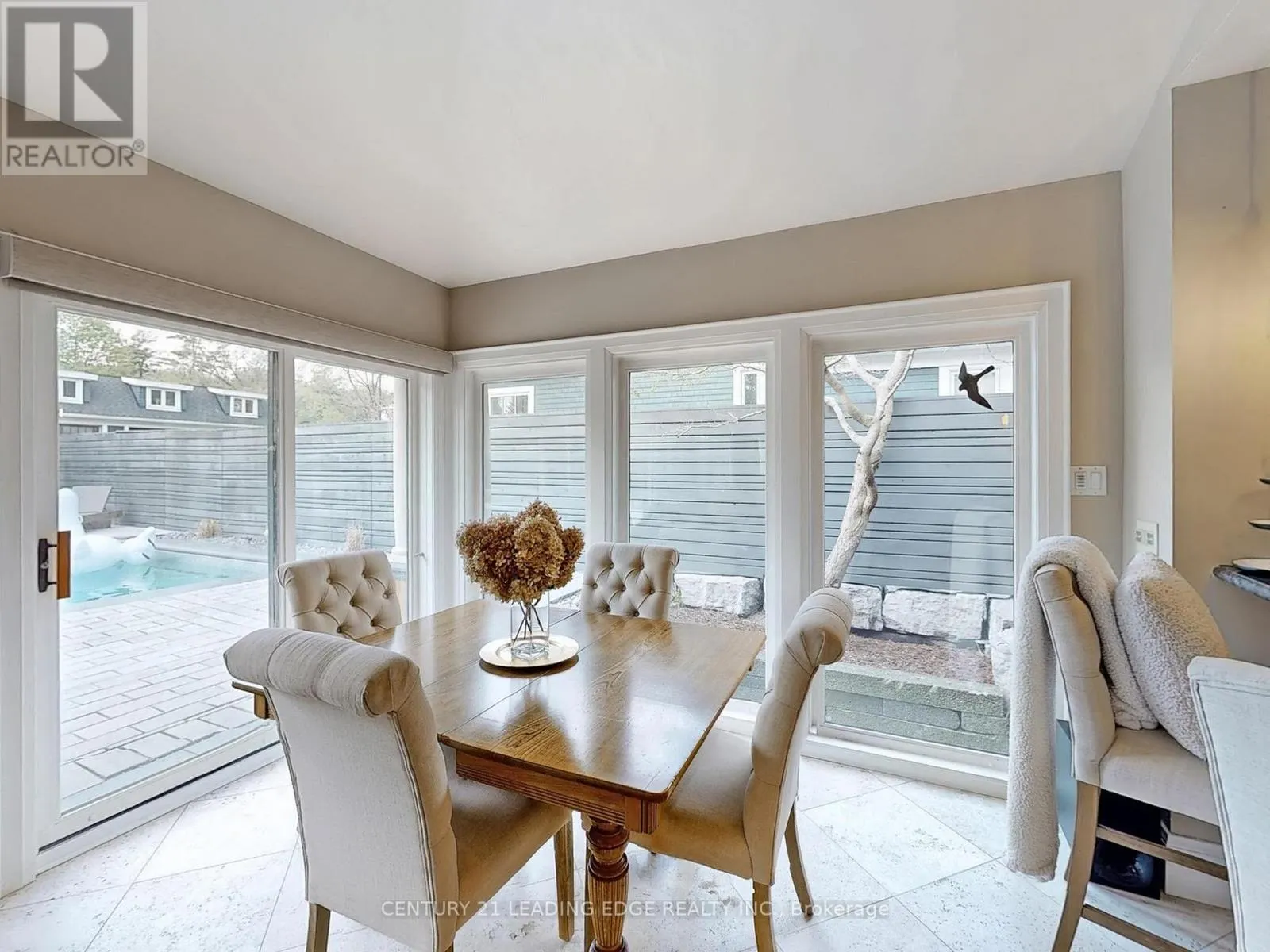 18 BRANT ROAD N