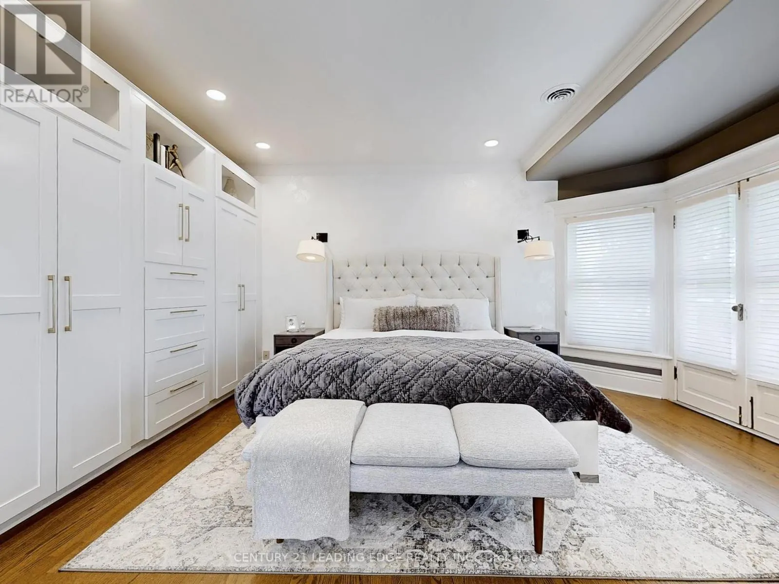 18 BRANT ROAD N