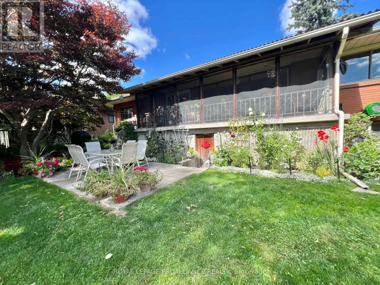 9 SUNSET DRIVE
