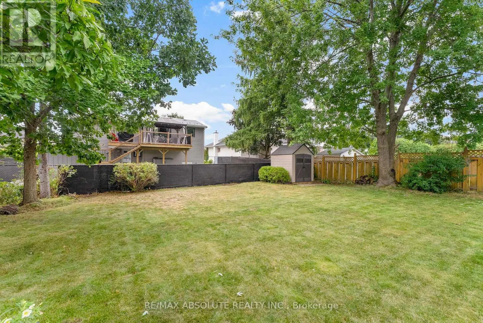 10 MAPLE DRIVE