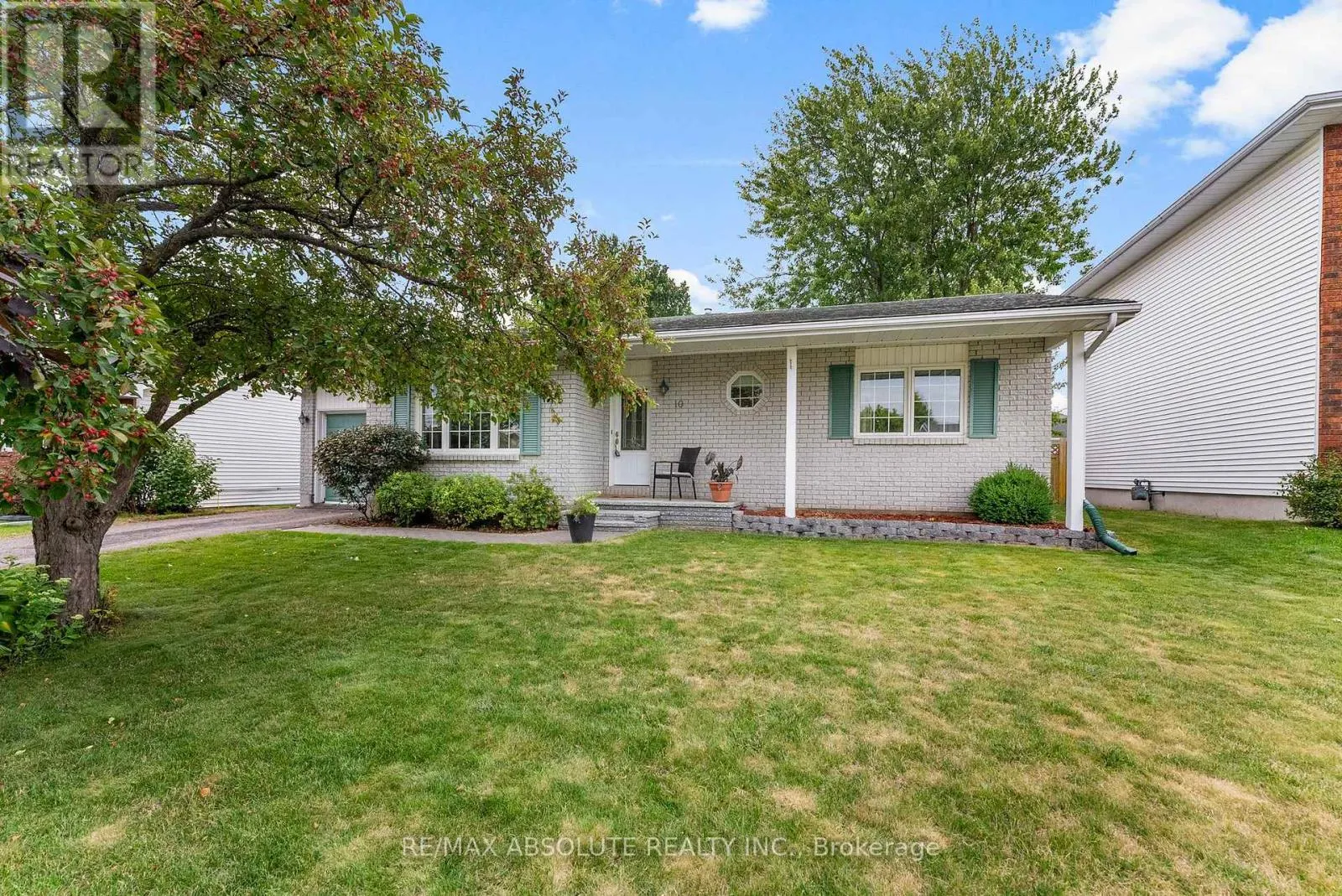 10 MAPLE DRIVE