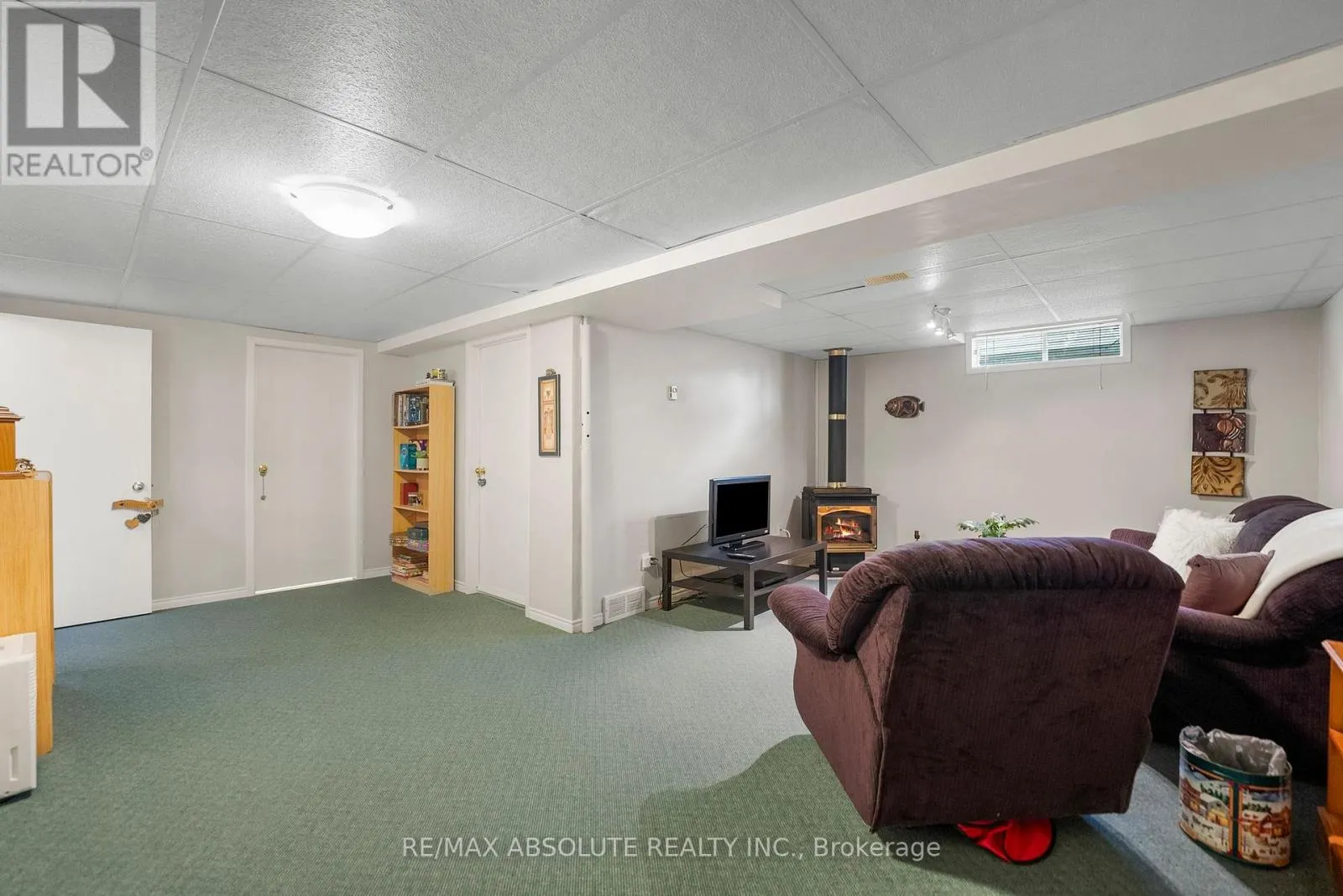 10 MAPLE DRIVE
