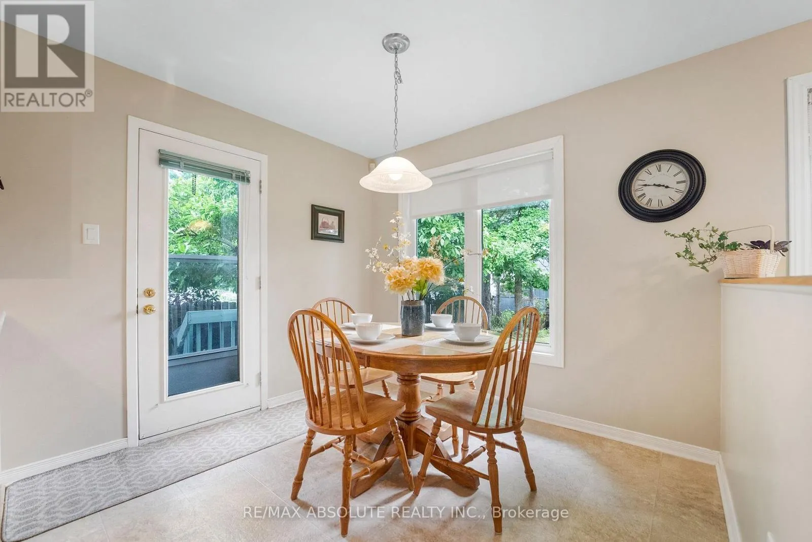 10 MAPLE DRIVE