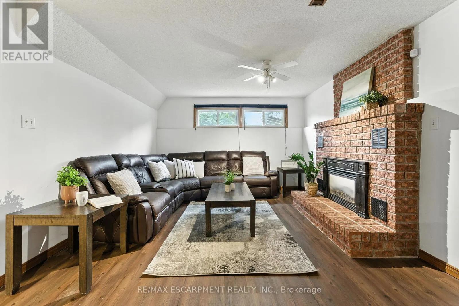 20 WOODFIELD AVENUE
