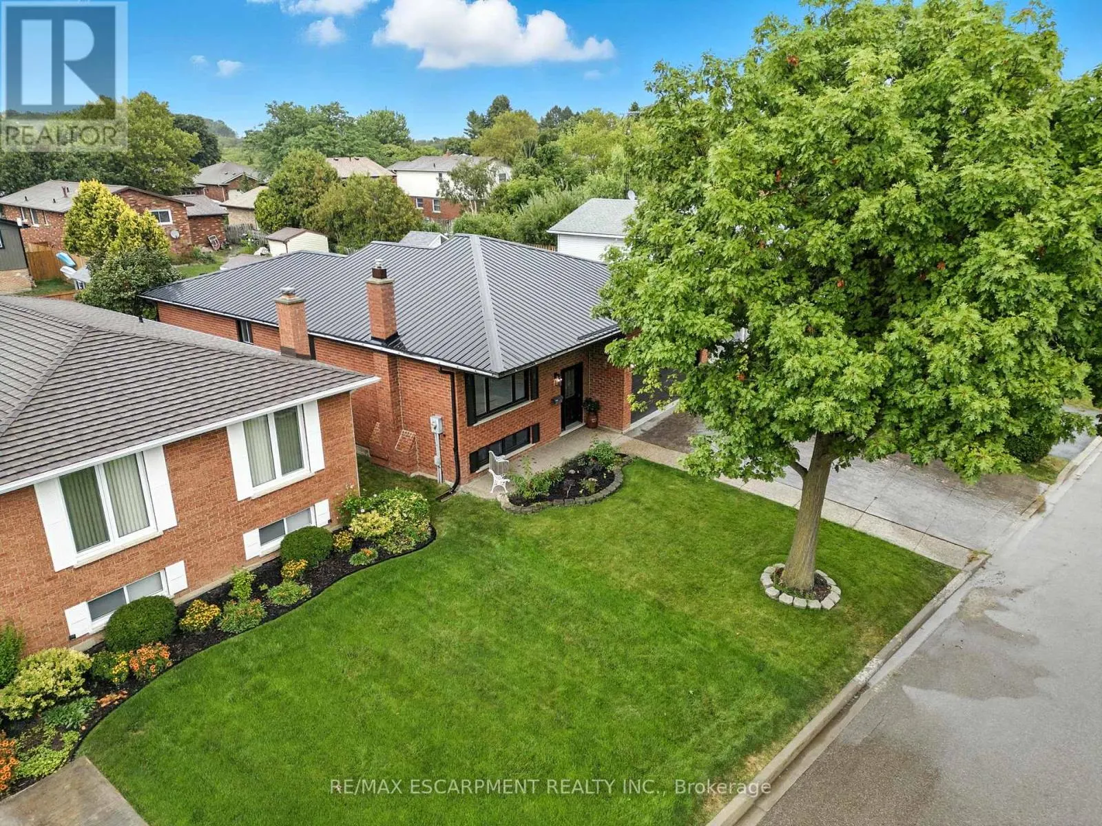 20 WOODFIELD AVENUE