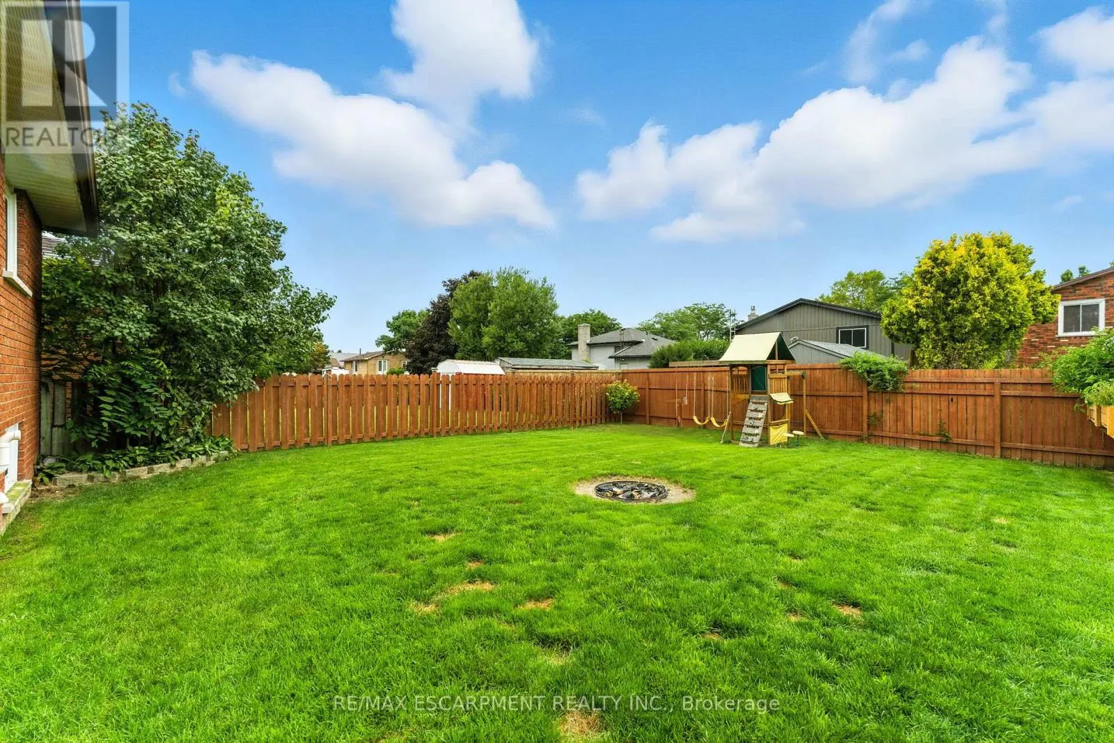 20 WOODFIELD AVENUE