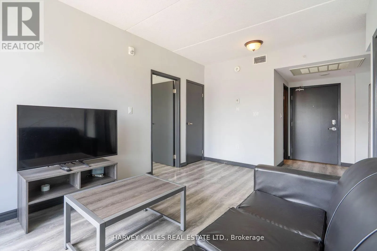 A502 - 275 LARCH STREET