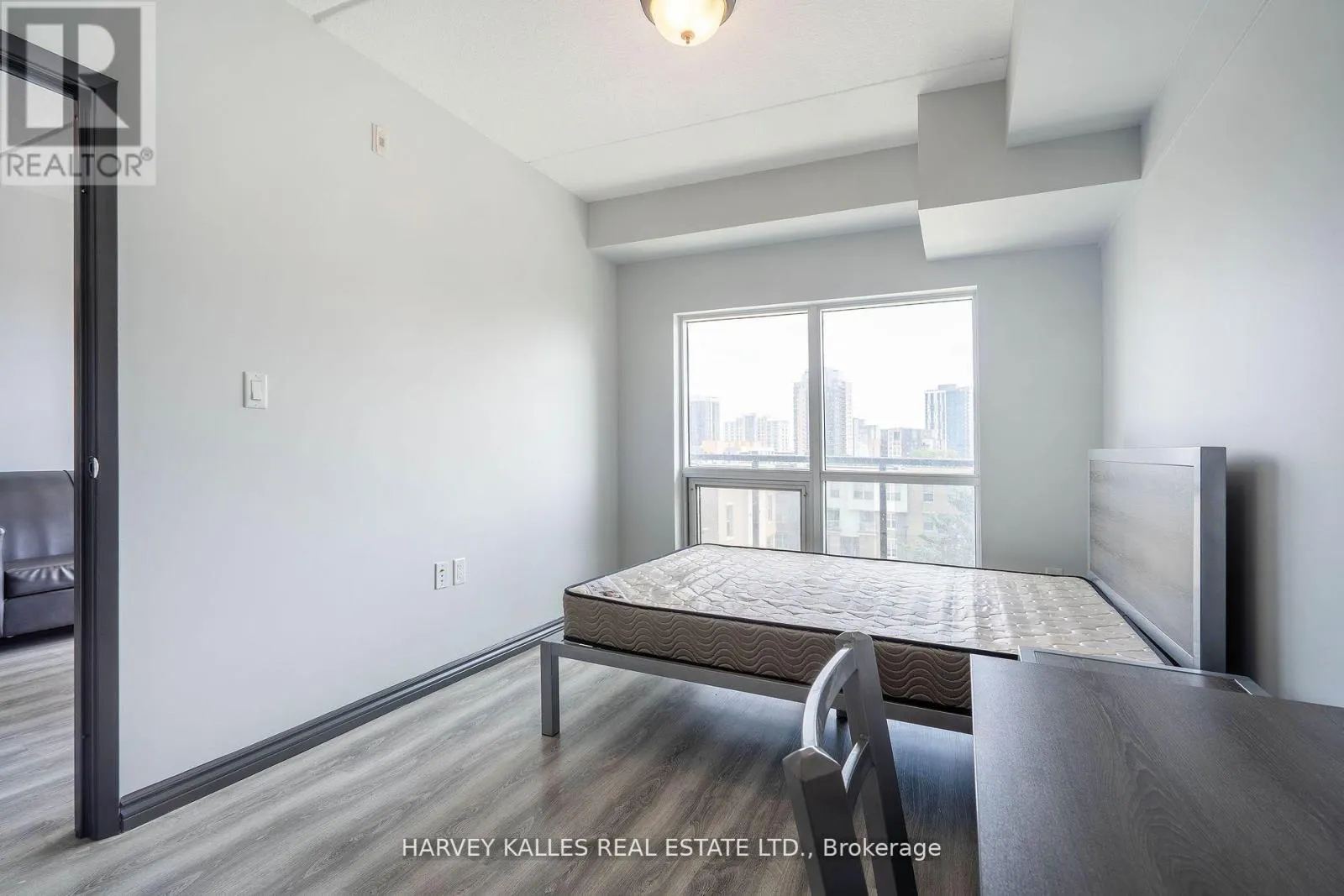 A502 - 275 LARCH STREET