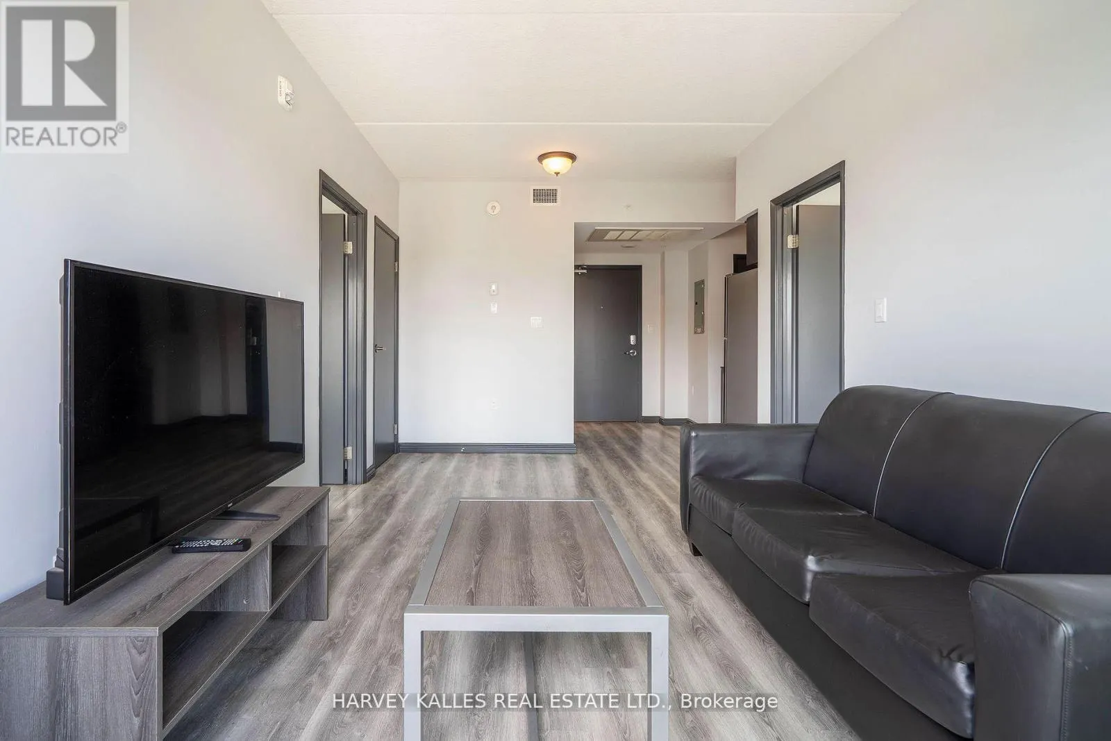 A502 - 275 LARCH STREET