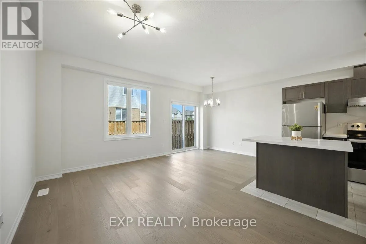 27 MOCKINGBIRD LANE E