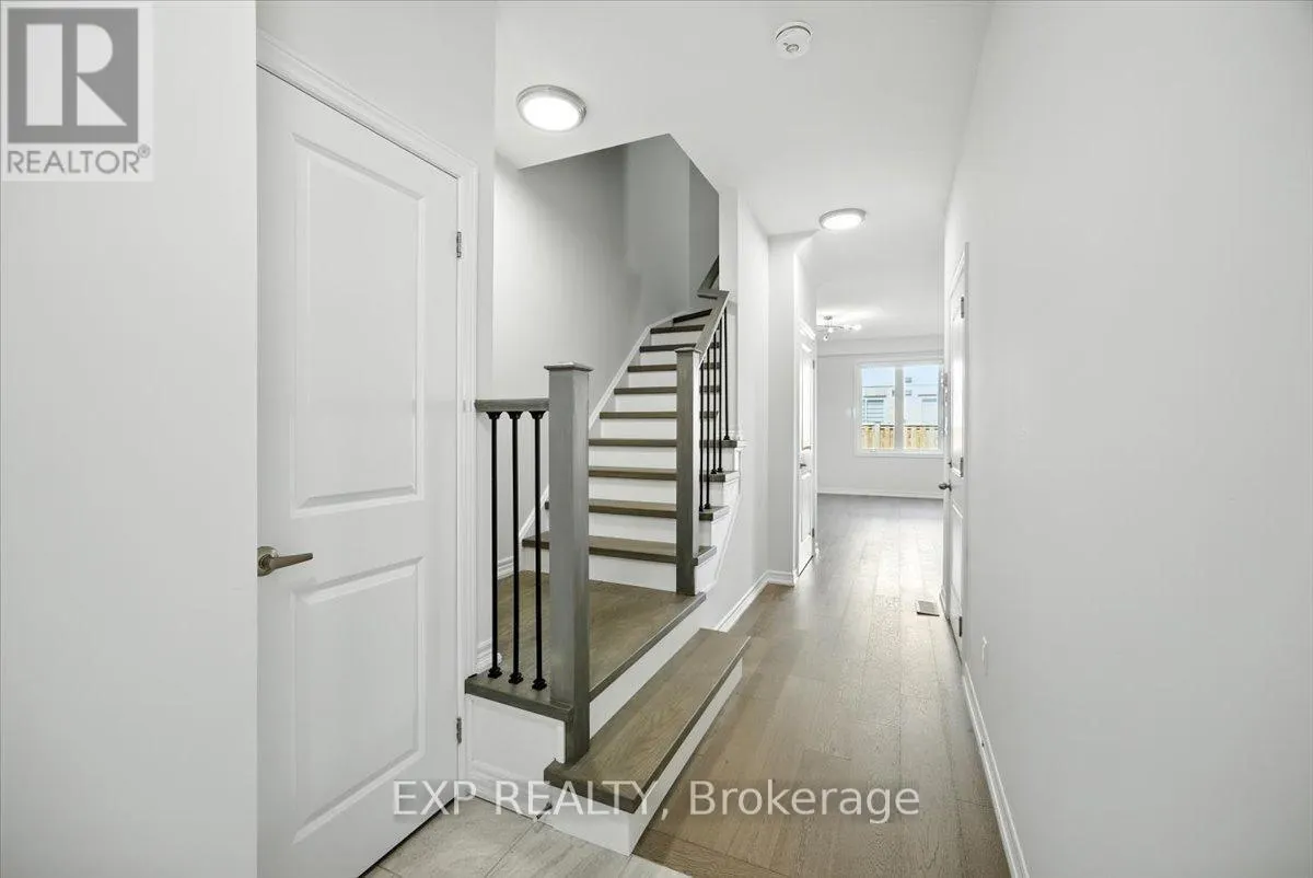 27 MOCKINGBIRD LANE E