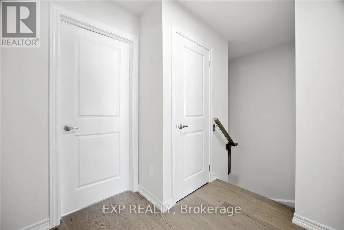27 MOCKINGBIRD LANE E