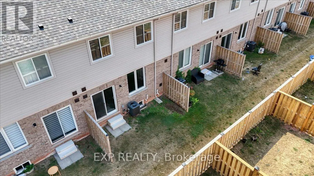 27 MOCKINGBIRD LANE E
