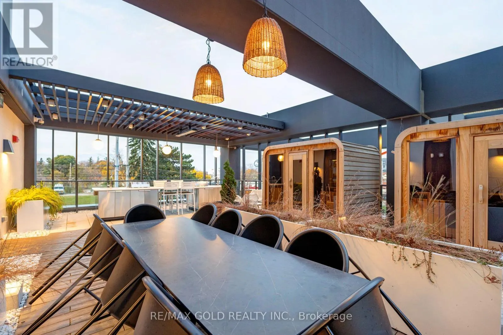 741 KING STREET W