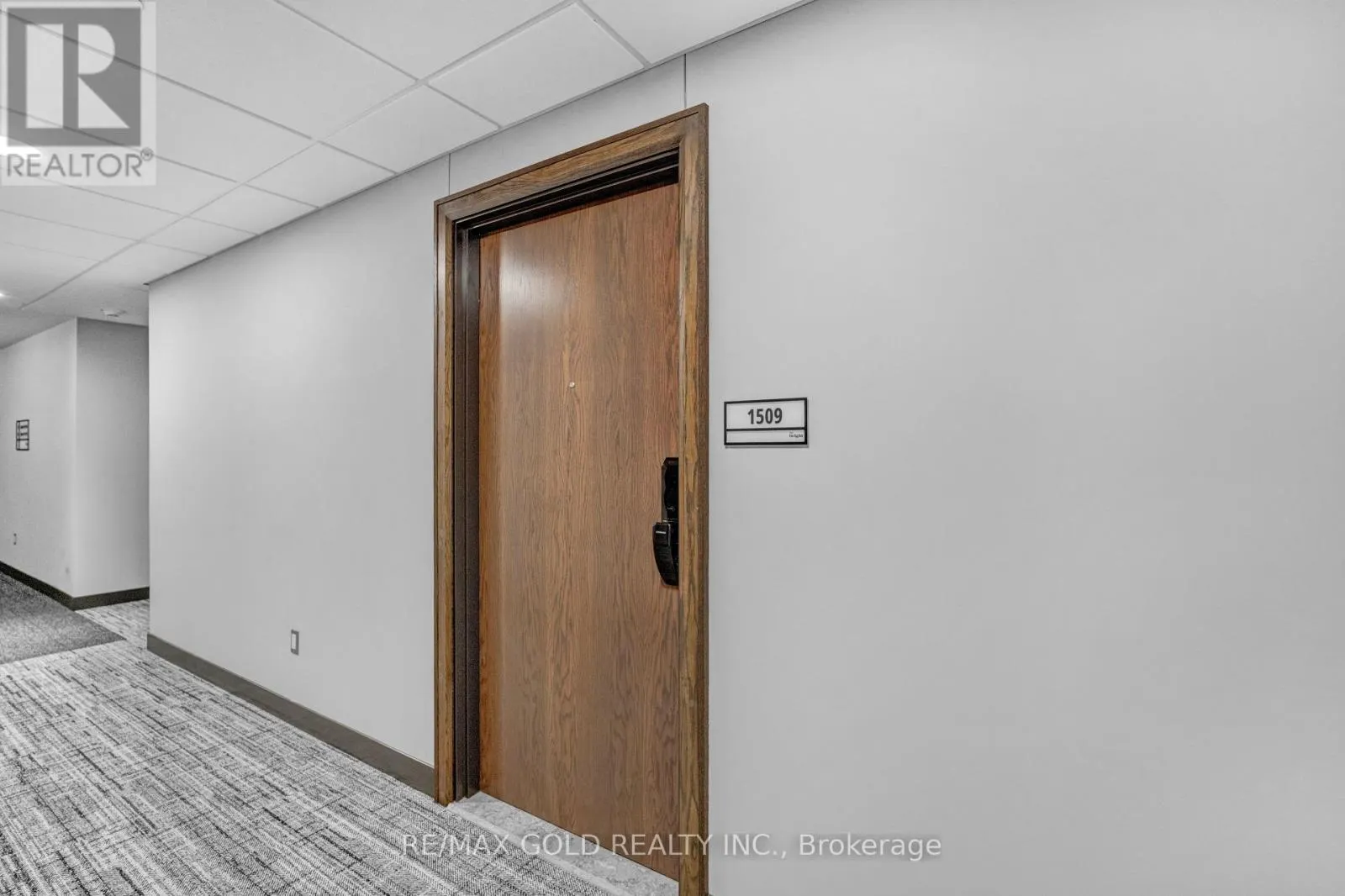 741 KING STREET W