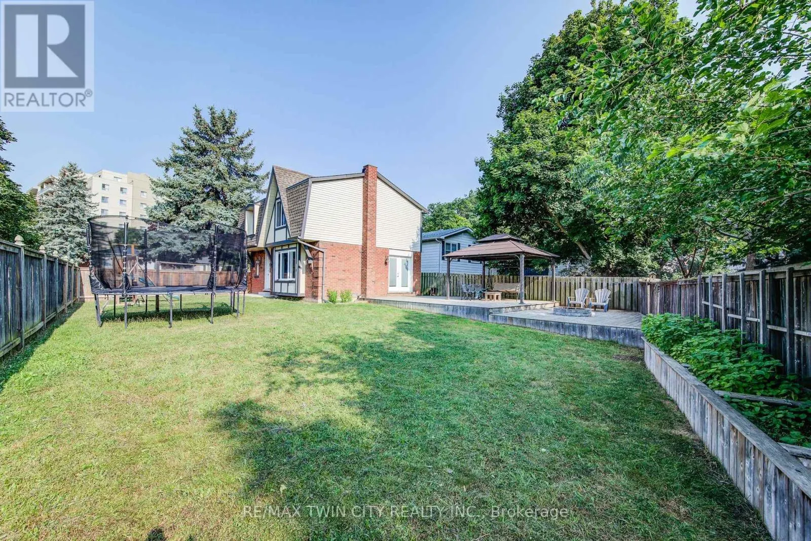 204 COUNTRY HILL DRIVE