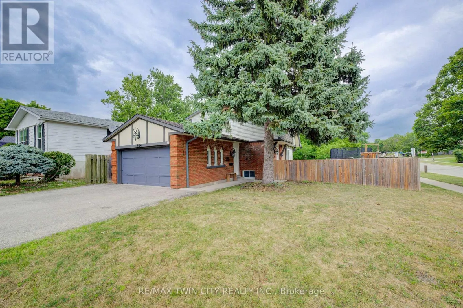 204 COUNTRY HILL DRIVE