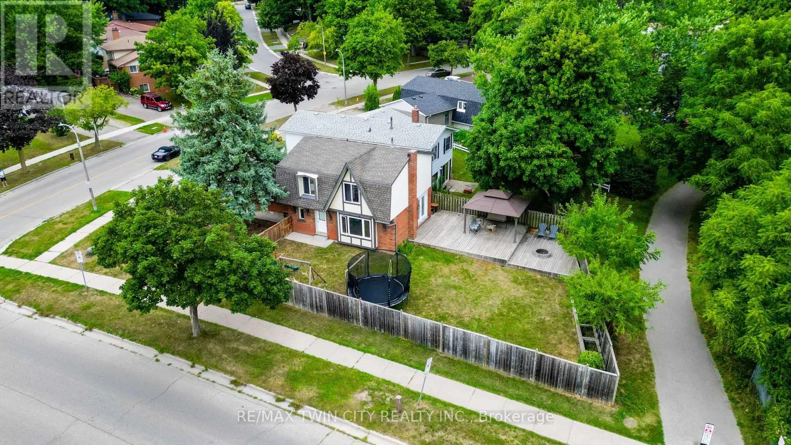 204 COUNTRY HILL DRIVE