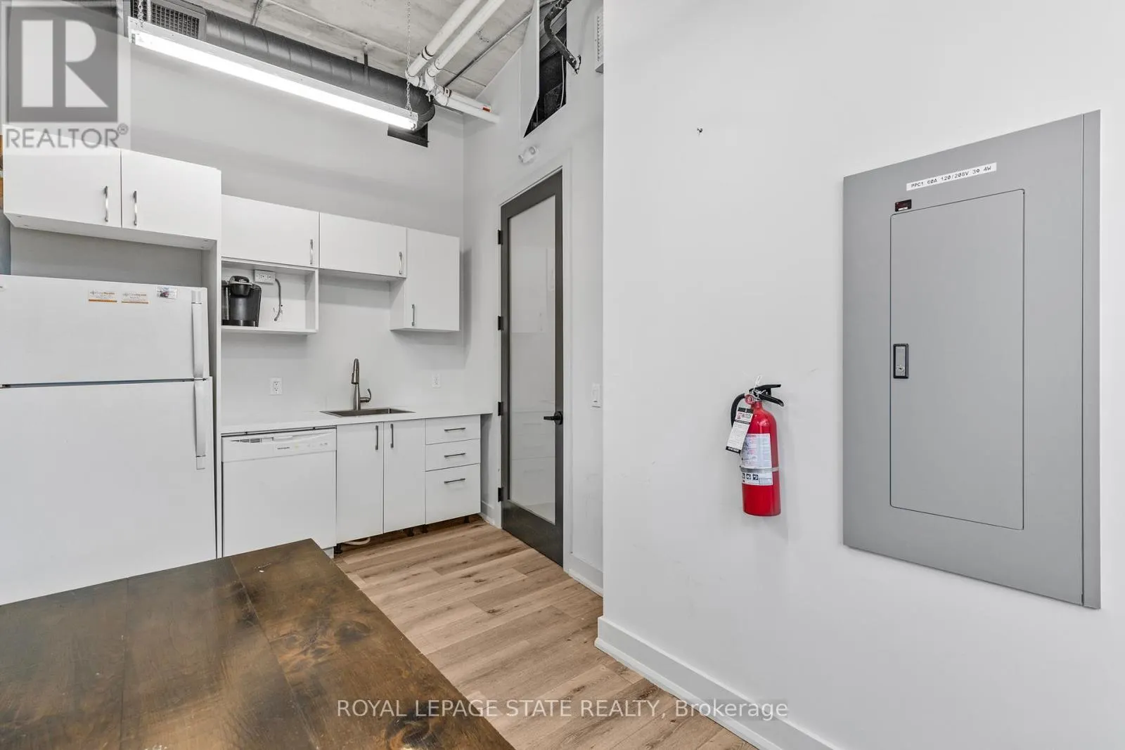 LEVEL 2 - 112 KING STREET W