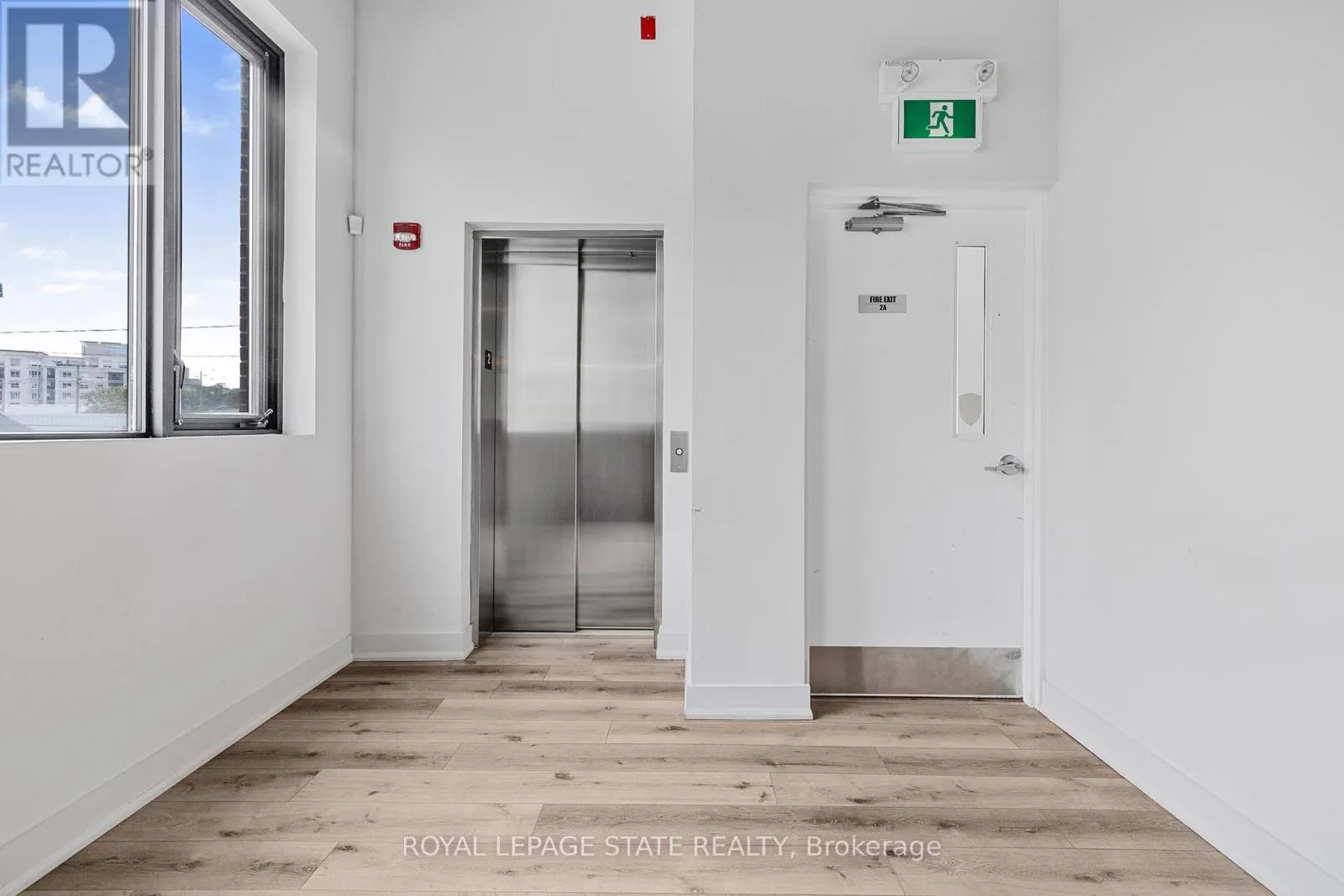 LEVEL 2 - 112 KING STREET W