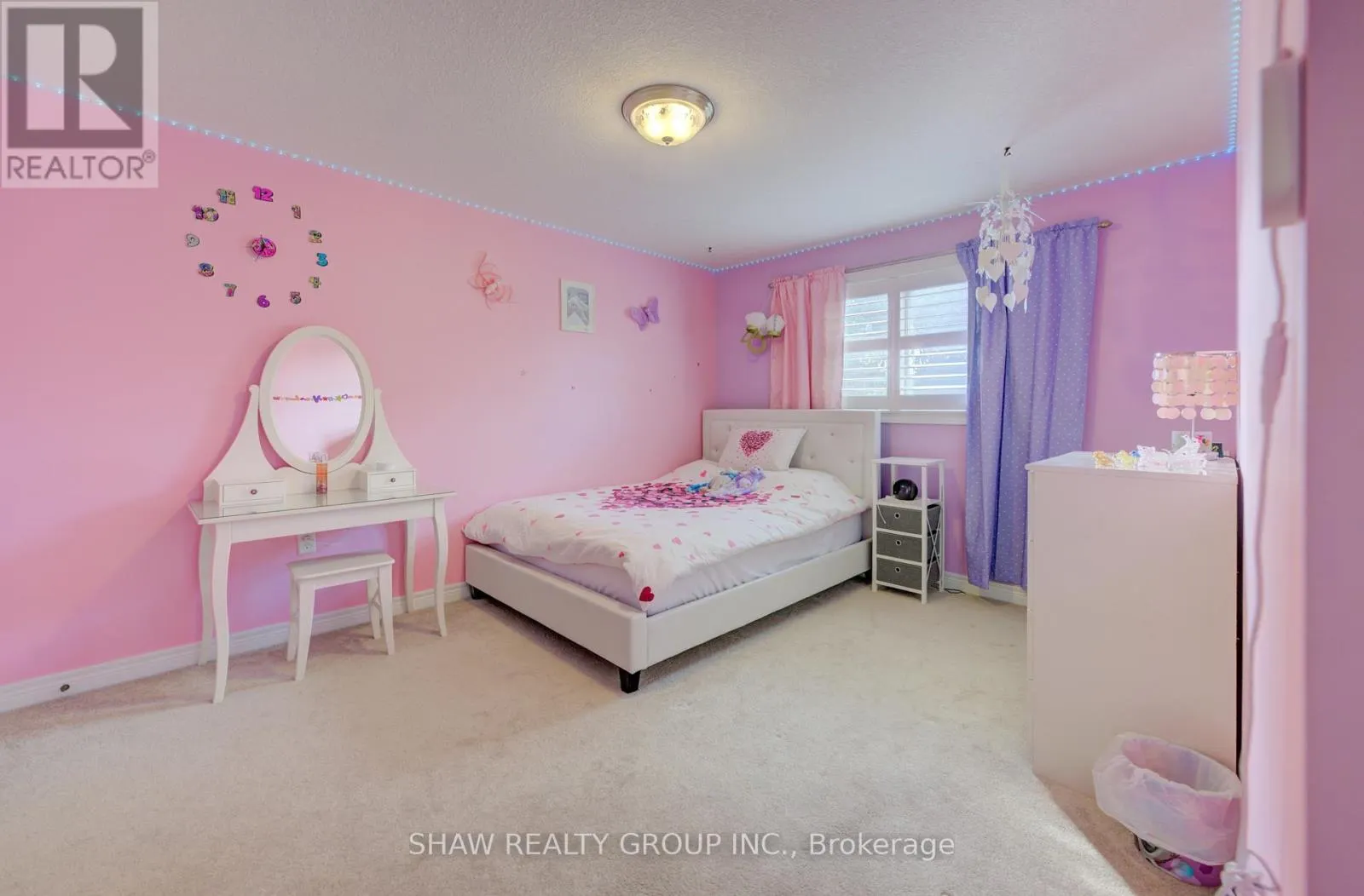 571 STONEHENGE DRIVE