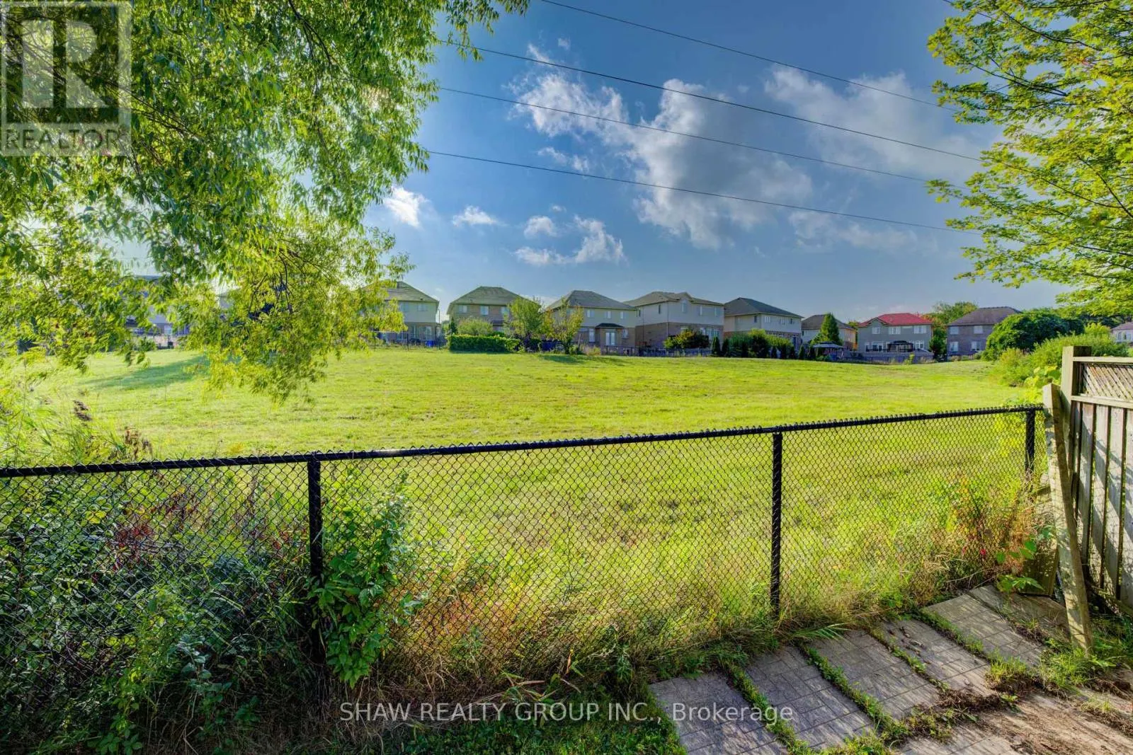 571 STONEHENGE DRIVE
