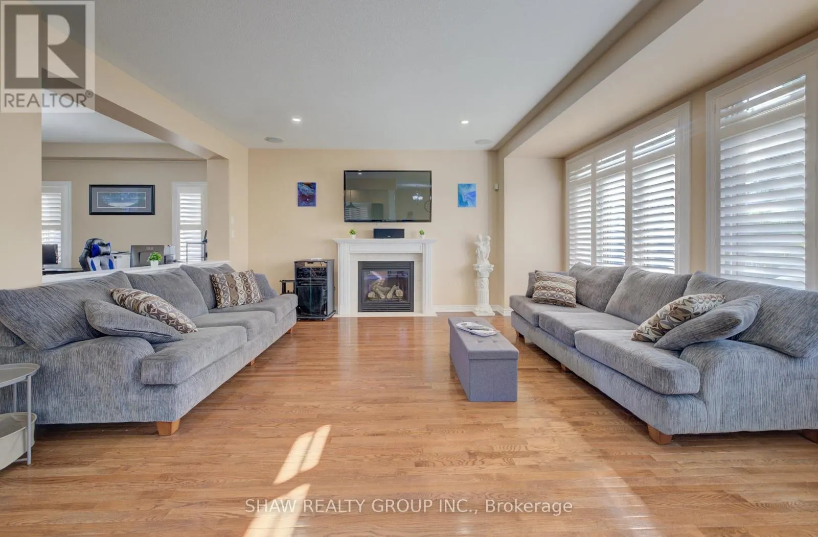 571 STONEHENGE DRIVE