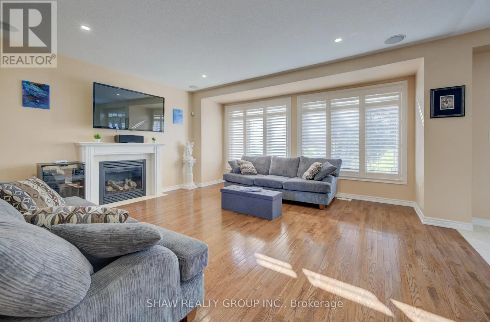 571 STONEHENGE DRIVE