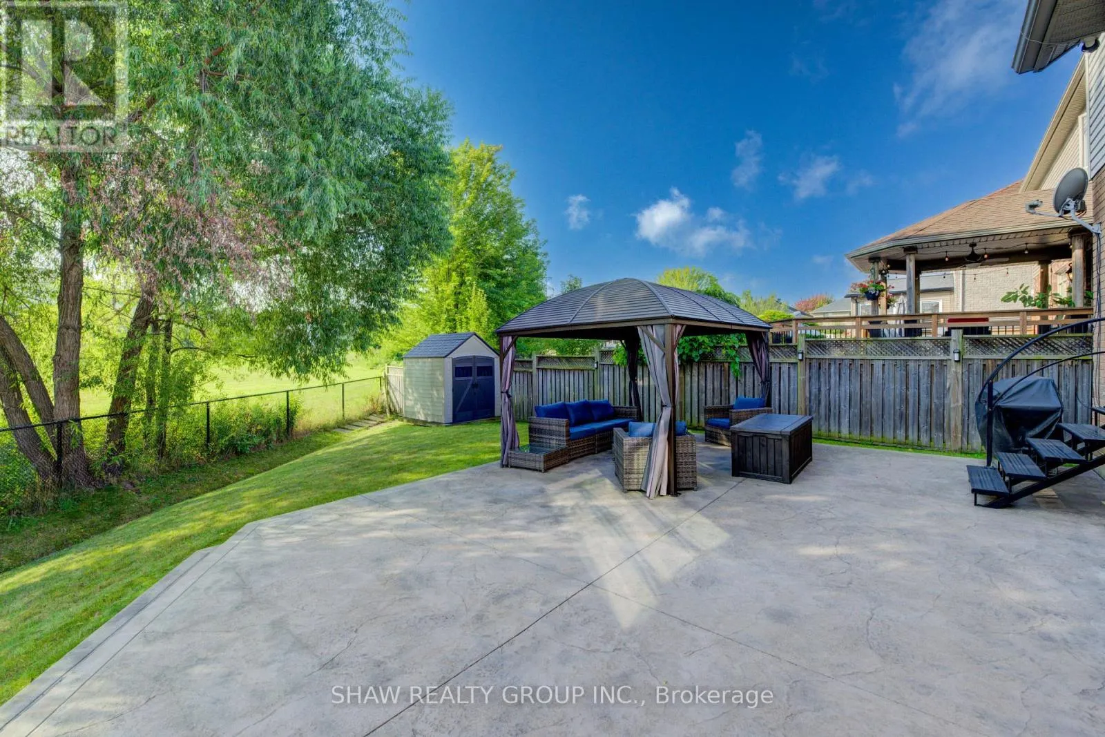 571 STONEHENGE DRIVE