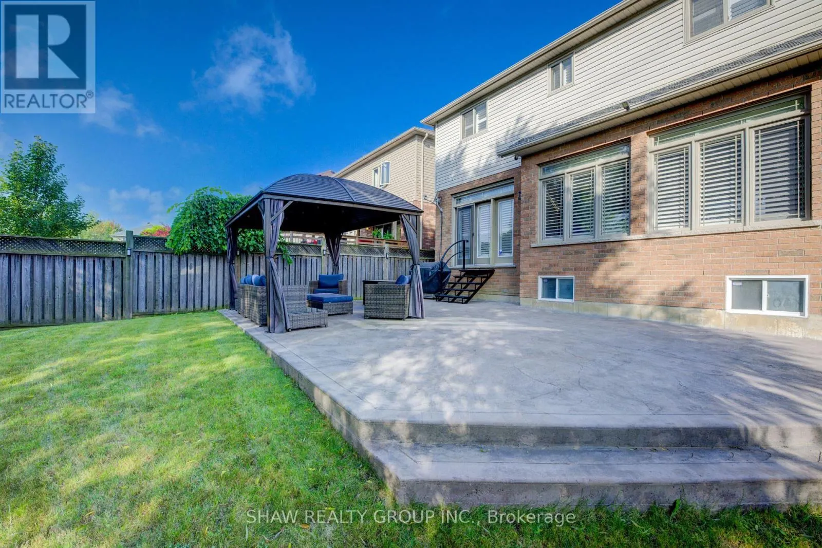 571 STONEHENGE DRIVE