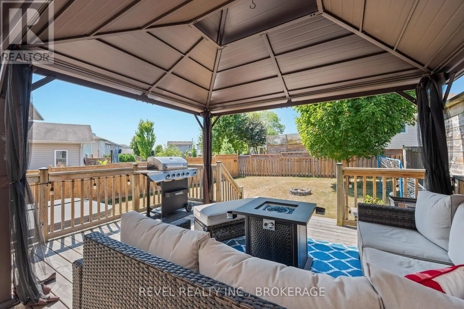 102 MCDONOUGH CRESCENT