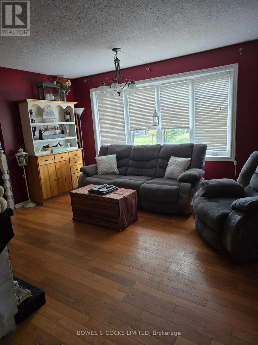 33 MAPLE GROVE ROAD