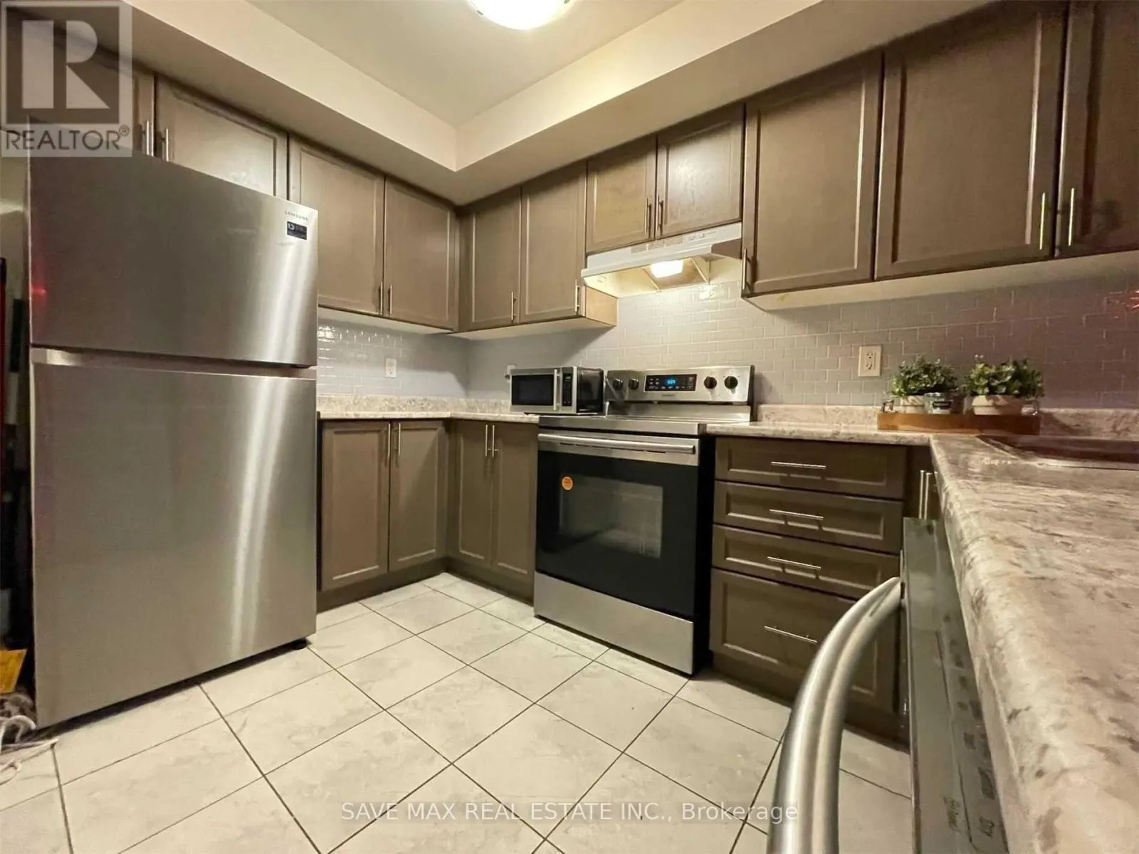 43 - 420 LINDEN DRIVE