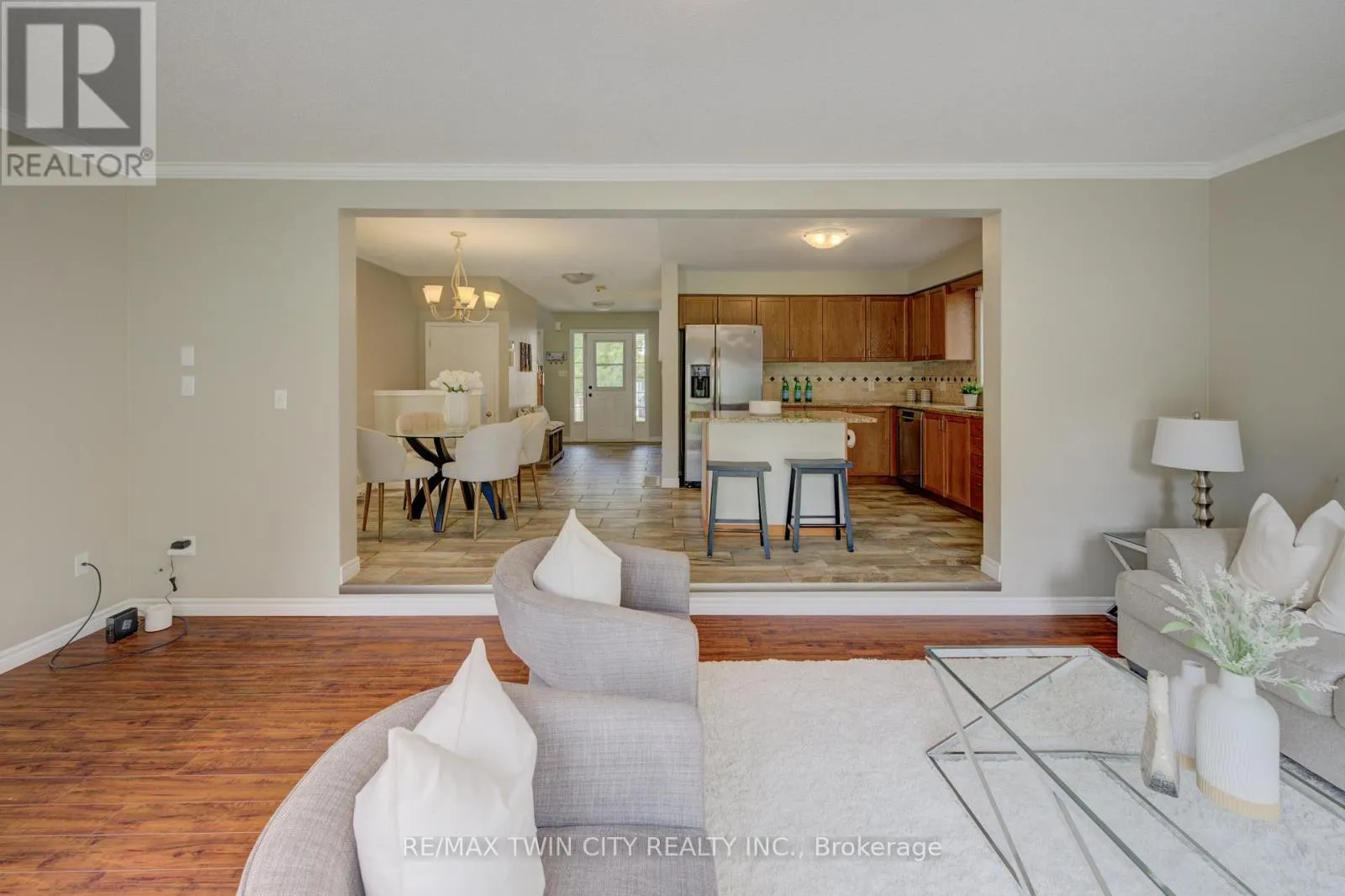 503 VERONICA DRIVE