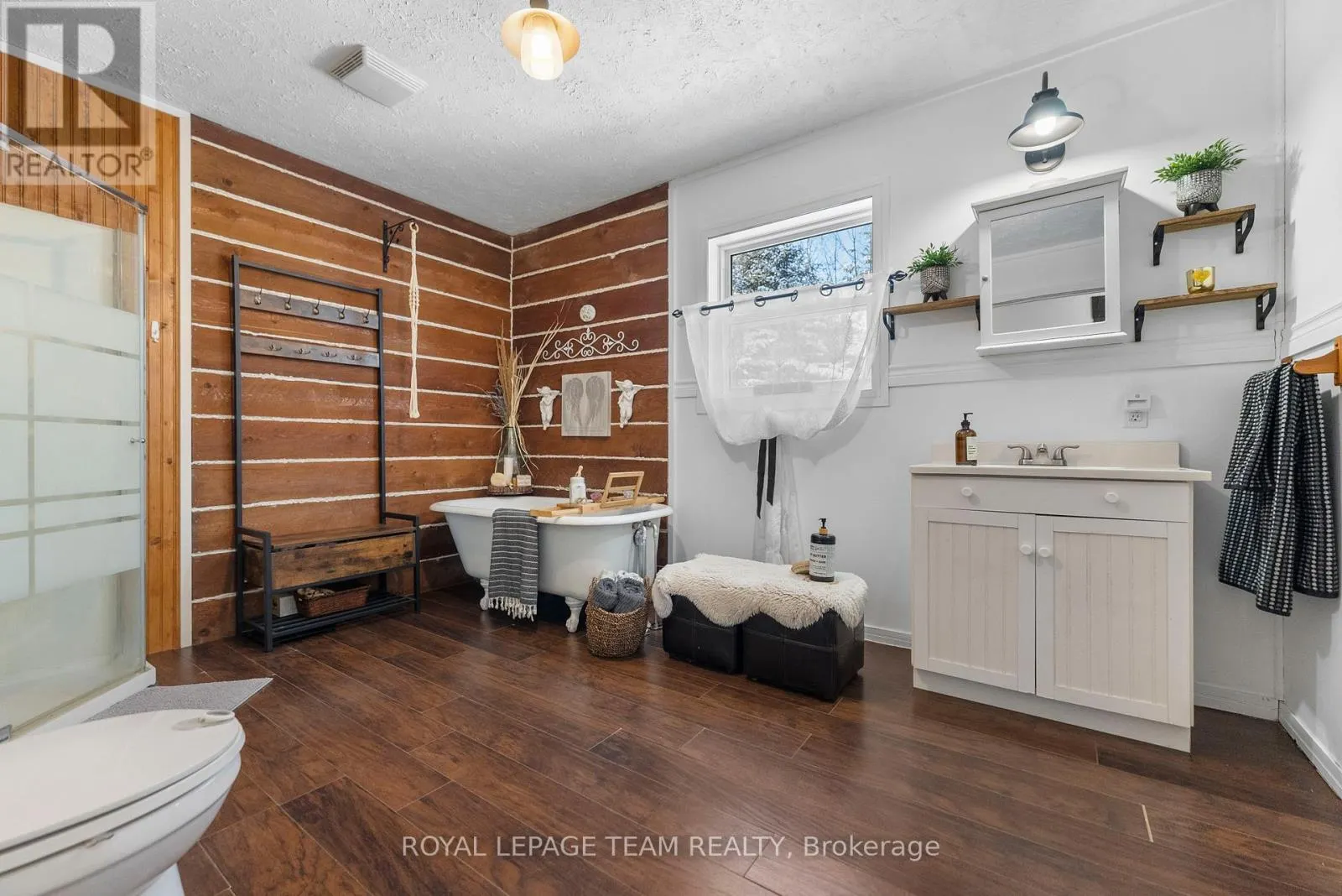 105 HEINS ROAD