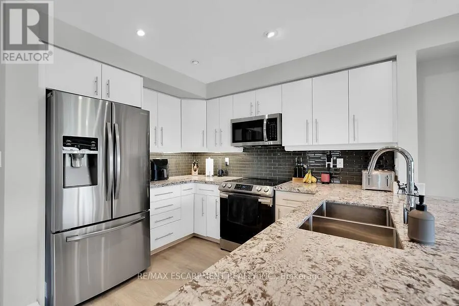 123 WESTBANK TRAIL