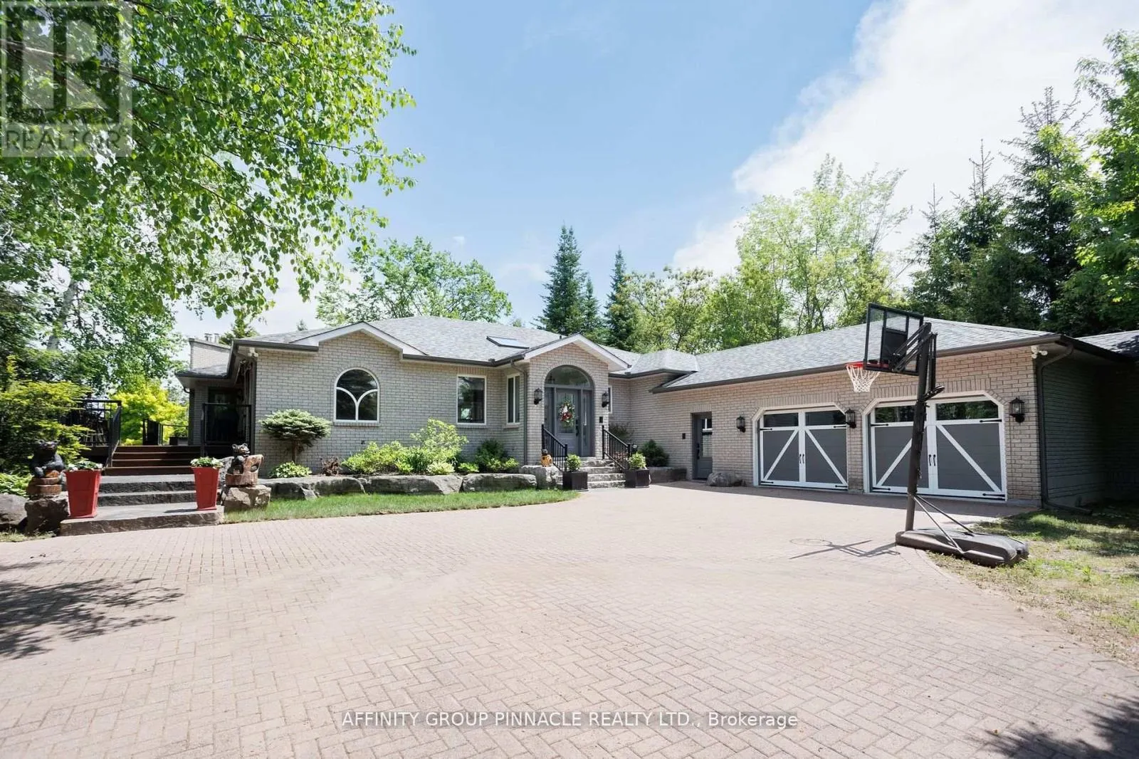 90 MCGREGOR DRIVE