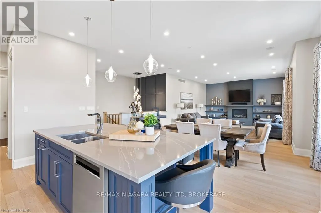 13 FRANCESCO CRESCENT