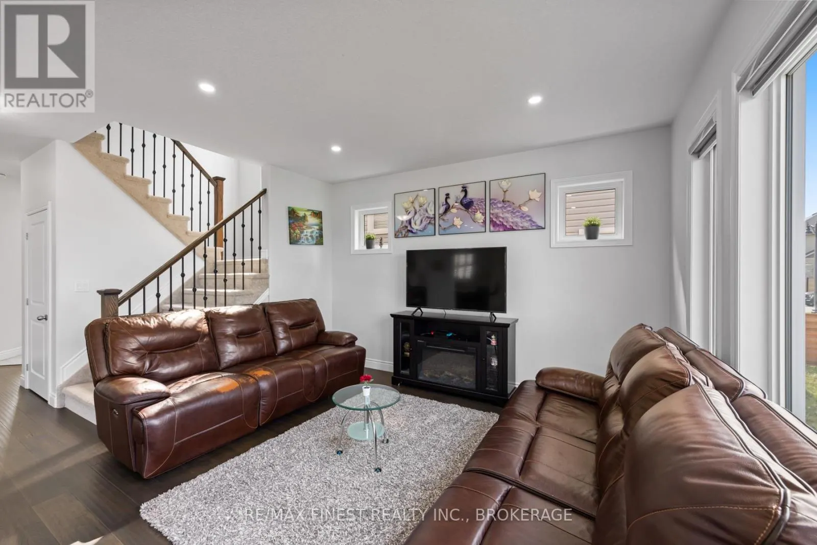 609 GWEN AVENUE