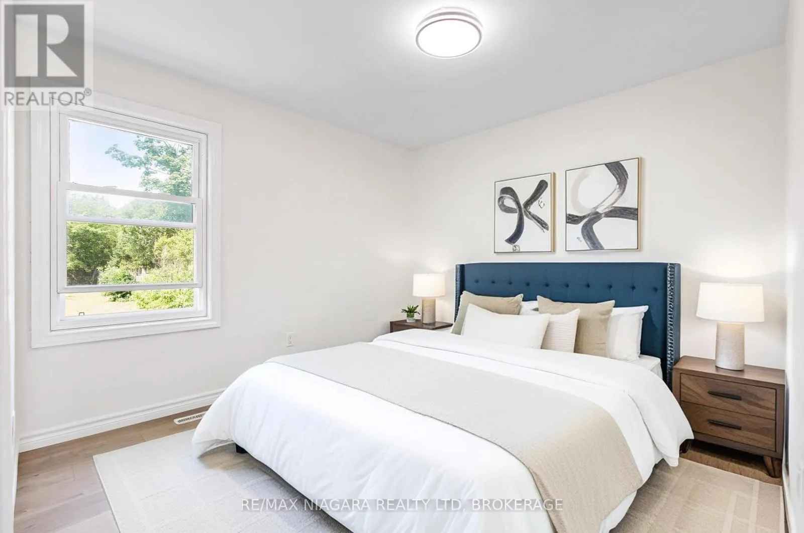 53 COLLIER ROAD S