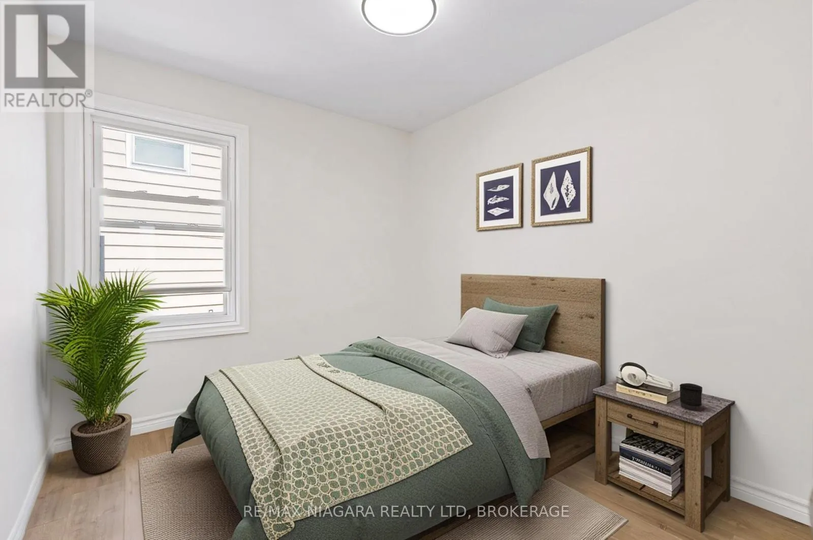 53 COLLIER ROAD S